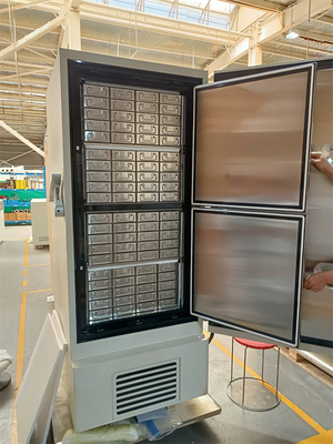 Refrigerador vertical rociado del menos 86 del grado 588L del congelador ultrabajo vaccíneo de acero de la temperatura